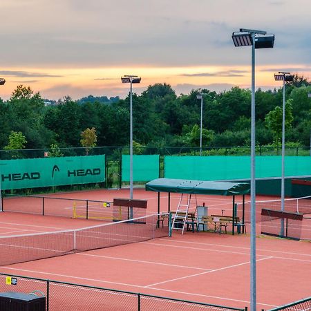 Tennis & Country Club Hotel Giebultow  ภายนอก รูปภาพ