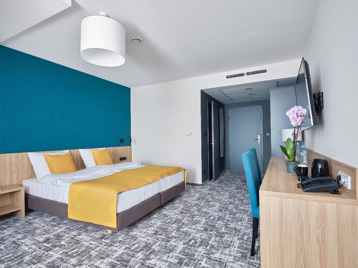 Tennis & Country Club Hotel Giebultow  ภายนอก รูปภาพ