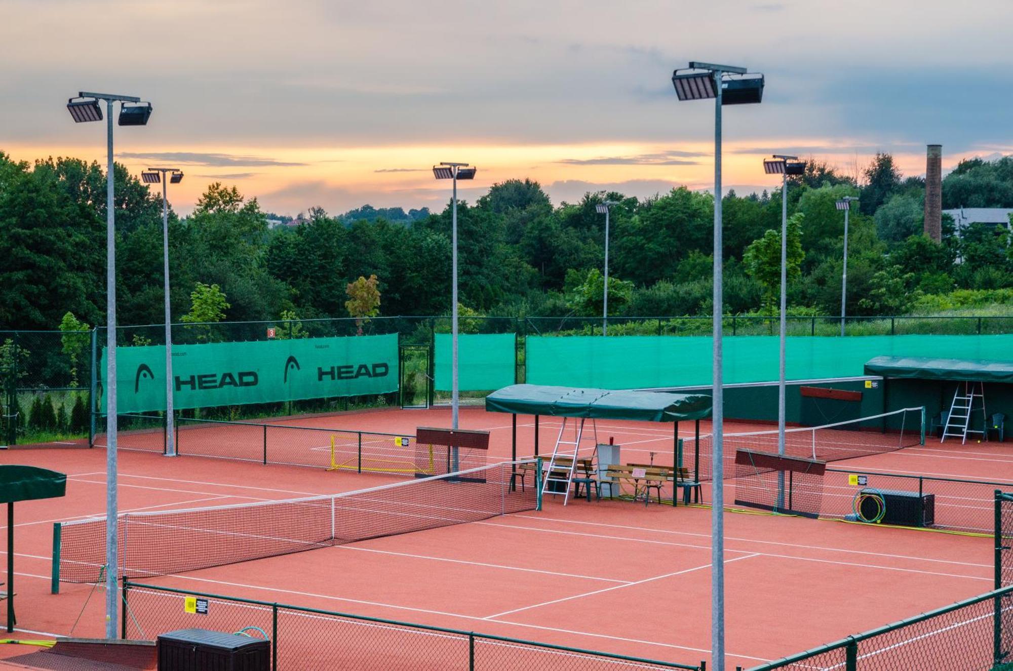 Tennis & Country Club Hotel Giebultow  ภายนอก รูปภาพ
